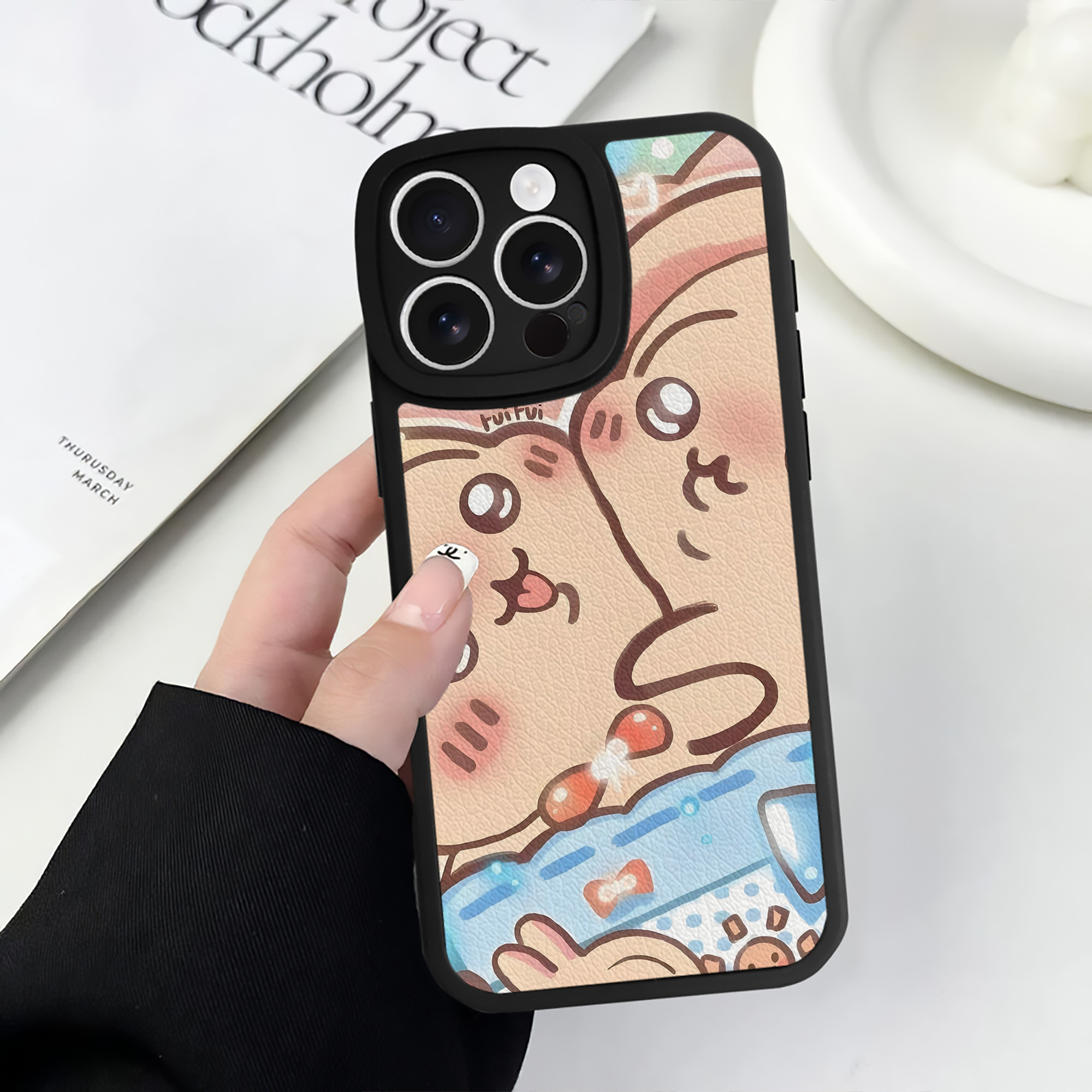 （画像用） ちいかわ Chii-kawa 【iPhone 16シリーズ対応】シリコンスマホケース（レザー調） 材質：シリコン
